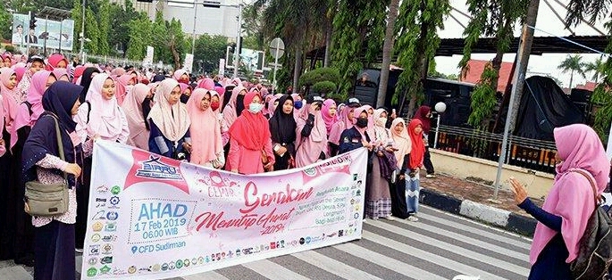Ratusan Wanita Berhijab Long March di Tugu Zapin Gelar Gerakan Menutup Aurat