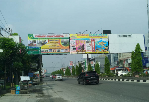 Dishub Tidak Beri Rekomendasi untuk Bando Reklame Jalan