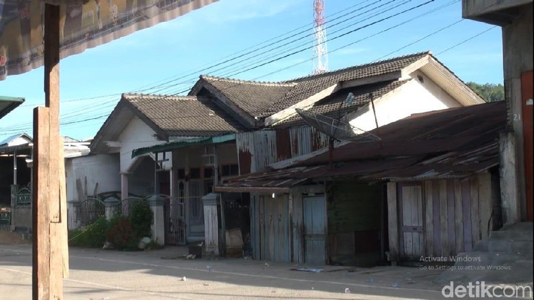 Istri Terduga Teroris Ledakkan Diri, Potongan Jasad Terlempar 70 Meter