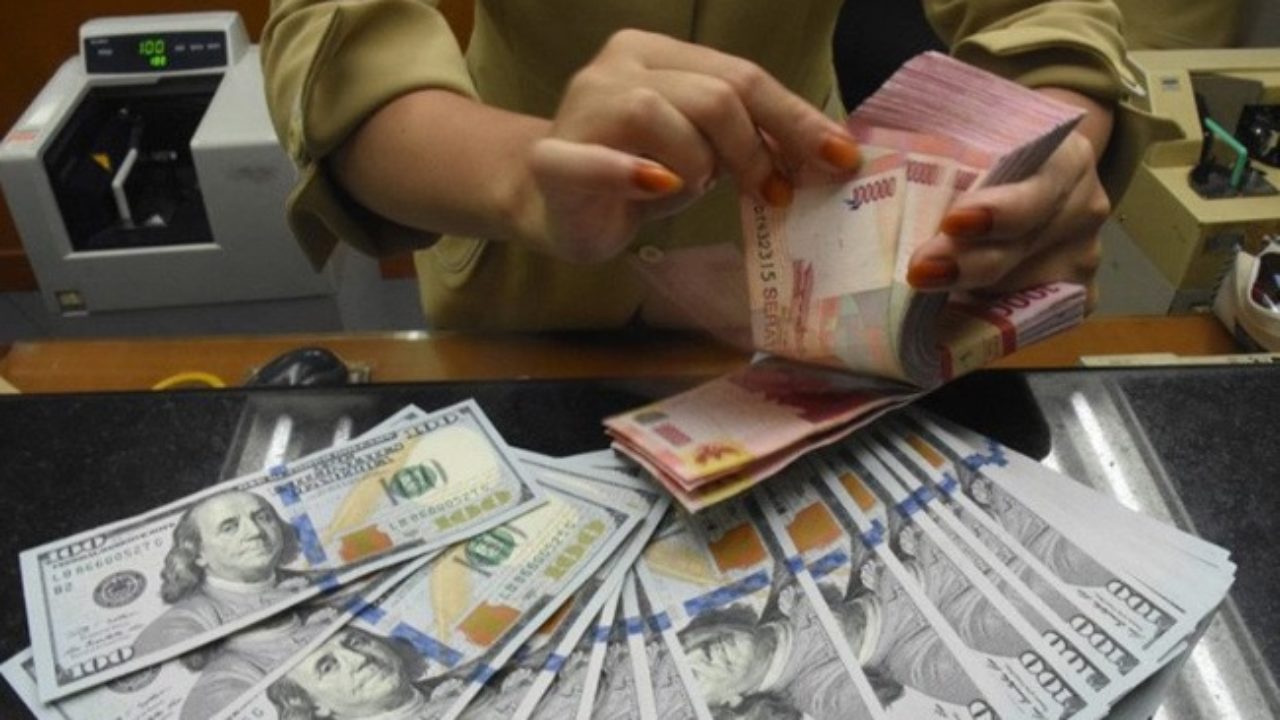 Rupiah Kembali ke Level Rp15.000/USD