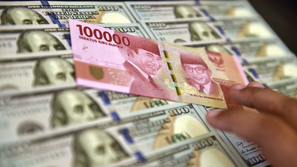 Jumat Pagi, Nilai Rupiah Menguat di Rp13.636 per USD