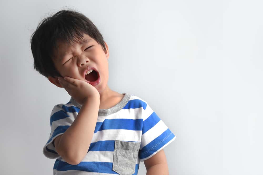 Tips Aman Atasi Masalah Sakit Gigi Pada Anak
