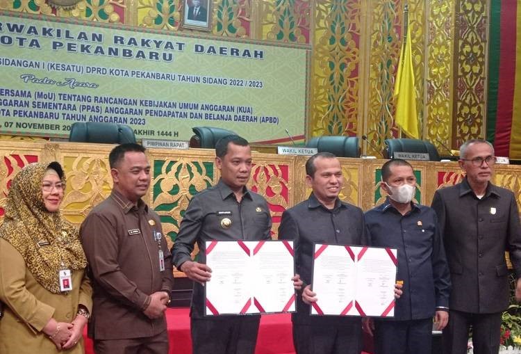 DPRD Pekanbaru Gelar Rapat Paripurna Penandatanganan MoU Rancangan KUA-PPAS 2023