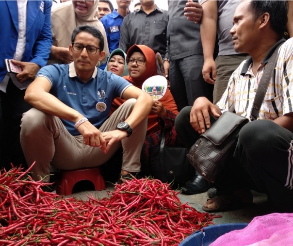 Temui Pedagang di Riau, Sandi: Politisi Bicara Kotor Mulutnya Dicabaiin aja
