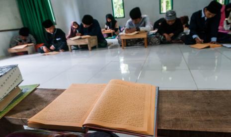 Polda Riau Gandeng Pesantren Canangkan Kajian Kitab Kuning, Ini Respons NU 