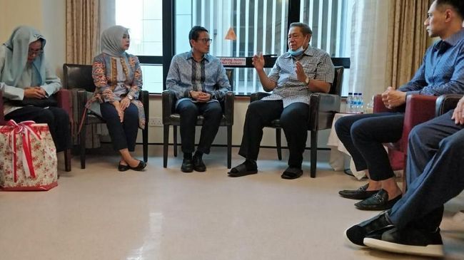 Sandi Jenguk Ani, SBY Terharu Simpati Terus Berdatangan