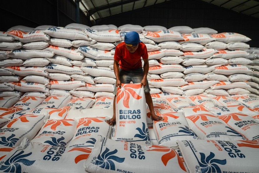 Bulog Tolak Rencana Impor Beras, Masih Banyak Stok 