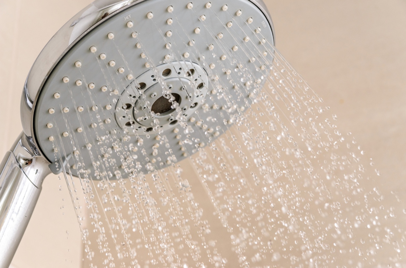 Hati-Hati, Bakteri Menyukai Kepala Shower karena Hangat dan Basah