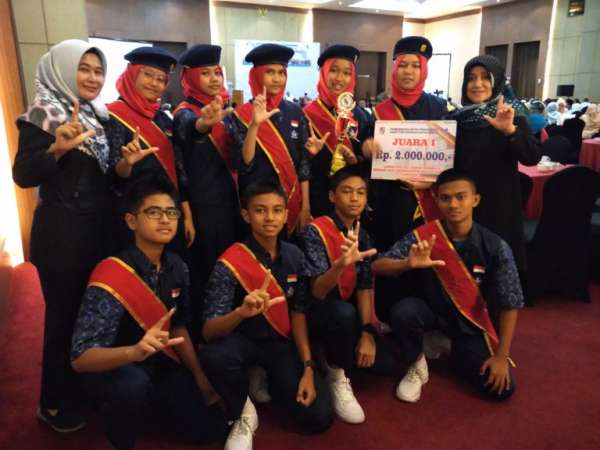 SMPN 1 Pekanbaru Juara Lomba Yel-Yel Literasi Kota Pekanbaru