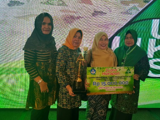 SMPN 26 Pekanbaru Juara Harapan I Lomba Sekolah Sehat Tingkat Nasional