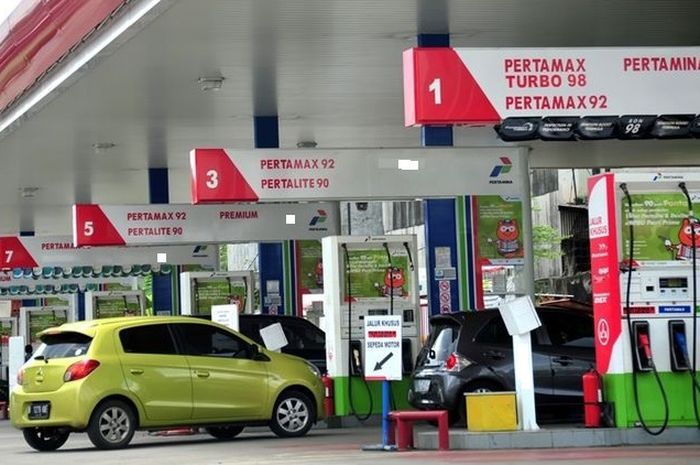 Harga Pertamax Turbo Turun Rp300 per Liter Mulai Oktober