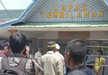 Panjat Atap Gedung, Seorang Napi Lapas Tembilahan Kabur