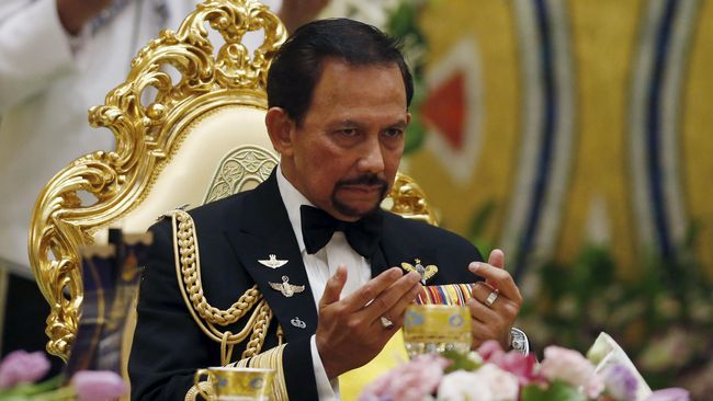 Sultan Brunei Tunda Penerapan Hukuman Mati untuk LGBT