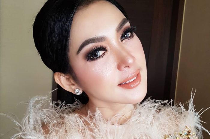 Adik Syahrini Beri Komentar Sindiran Untuk Luna Maya