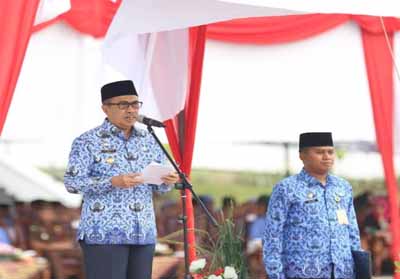 Pimpin Peringatan Hardiknas, Gubri: Pendidikan Pembuka Wawasan Bangsa