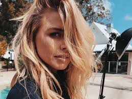 Foto Paspor Basah,Eks Miss Universe Aussie Heran Disebut Telantar