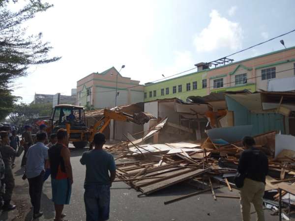 Pembongkaran TPS Pasar Sukaramai  Berjalan Kondusif
