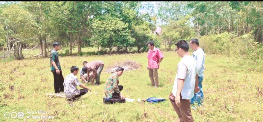 Penuhi Permintaan Warga, KUA Sentra Ukur Arah Kiblat saat Terik Matahari