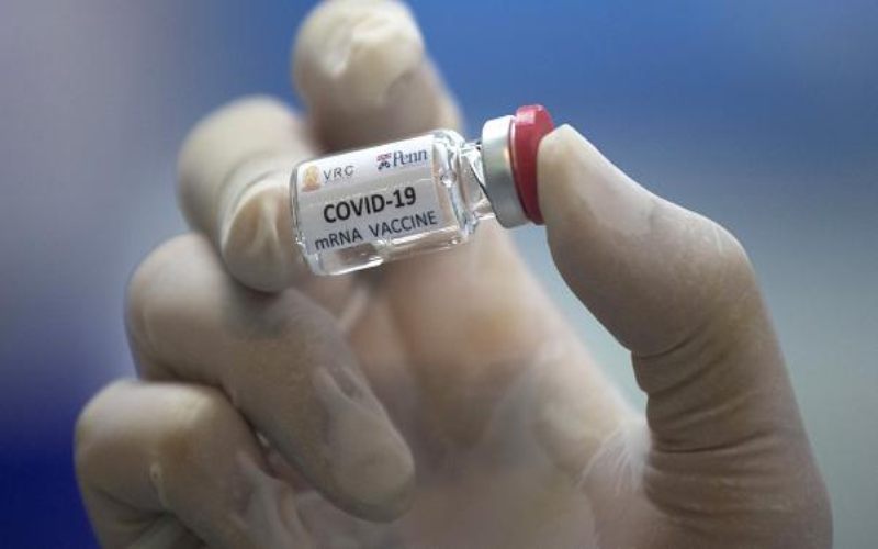 Relawan Sakit Aneh, Uji Coba Vaksin Covid-19 AstraZeneca Dihentikan