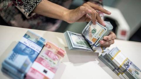  Lengser dari Rp 16.000, Dolar AS Tempel Rupiah di Rp 15.700
