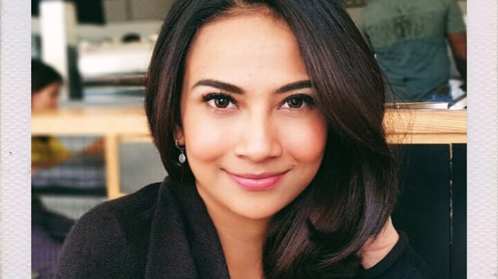 Vanessa Angel Sudah Pakai Baju Tahanan Dengan Tangan di Borgol