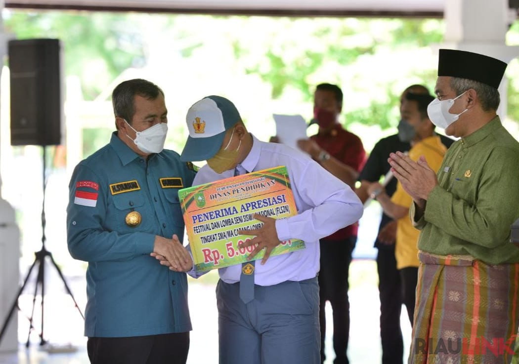 Prestasi Dunia Pendidikan Riau di Bawah Kepemimpinan Syamsuar-Edy