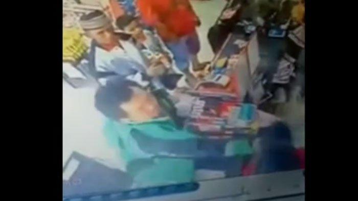 Driver Ojol Tampar Alfamart Gara-gara Hal Sepele