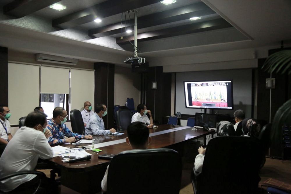Sekda Riau Ikuti Rapat Vidcon Bersama Mendagri Cegah Corona