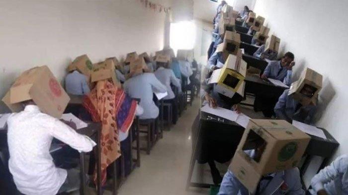 Viral, Mahasiswa di India Diharuskan Pakai Kardus Saat Ujian