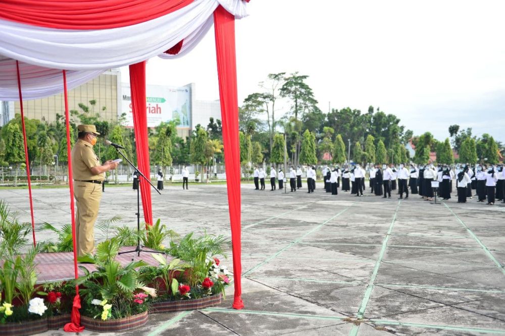 Wagubri Serahkan SK CPNS Formasi 2019 