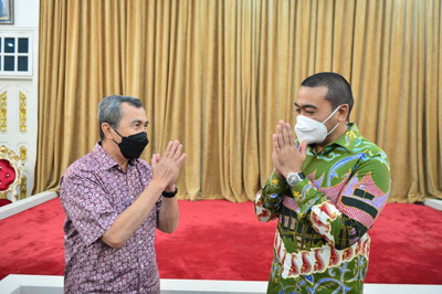 Dibantu Oksigen Liquid, Ini Doa Wagub Sumbar untuk Riau