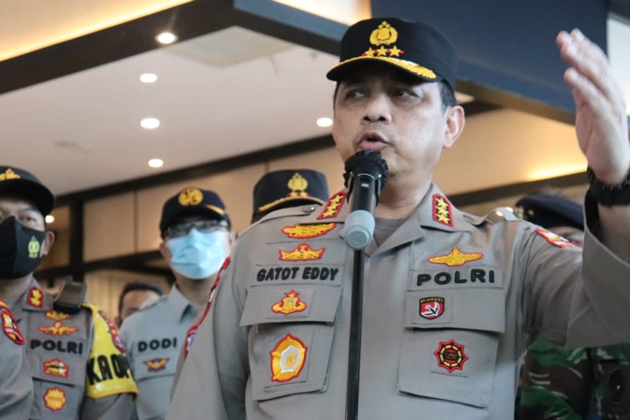 Wakapolri Gatot Eddy Pramono Dikukuhkan Sebagai Guru Besar, Gubri Ucapkan Selamat