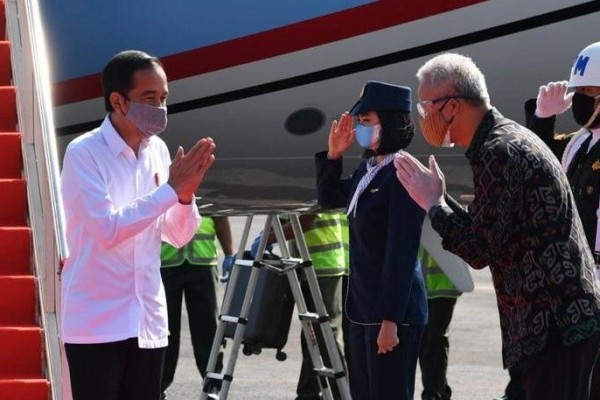 Jokowi: Isolasi RT Atau RW Lebih Efektif daripada Karantina Kota