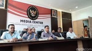 Wiranto Heran Pendiri Partai Tak Diundang di Munas Hanura