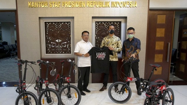 Ditunggu KPK, Jokowi Wajib Laporkan Hadiah Sepeda Lipat dari Daniel Mananta