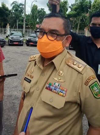 Tinjau Jalan Longsor di Inhil, Wagubri: Kita Akan Koordinasi Dengan Pusat