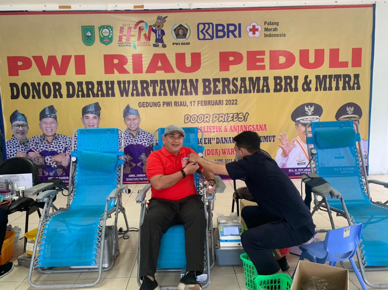 Hari Kedua Donor Darah PWI Riau,Terapi Tulang dan Sendi Gratis Masih Dilayani
