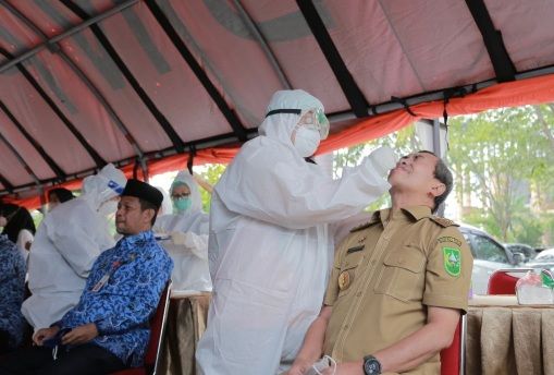 Usai Libur Nataru, Gubri Instruksikan Pejabat dan Pegawai Pemprov Riau Lakukan Swab