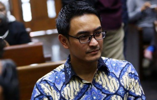 Zumi Zola Menangis saat Bacakan Pledoi, Memohon Tidak Diberikan Denda yang Berat